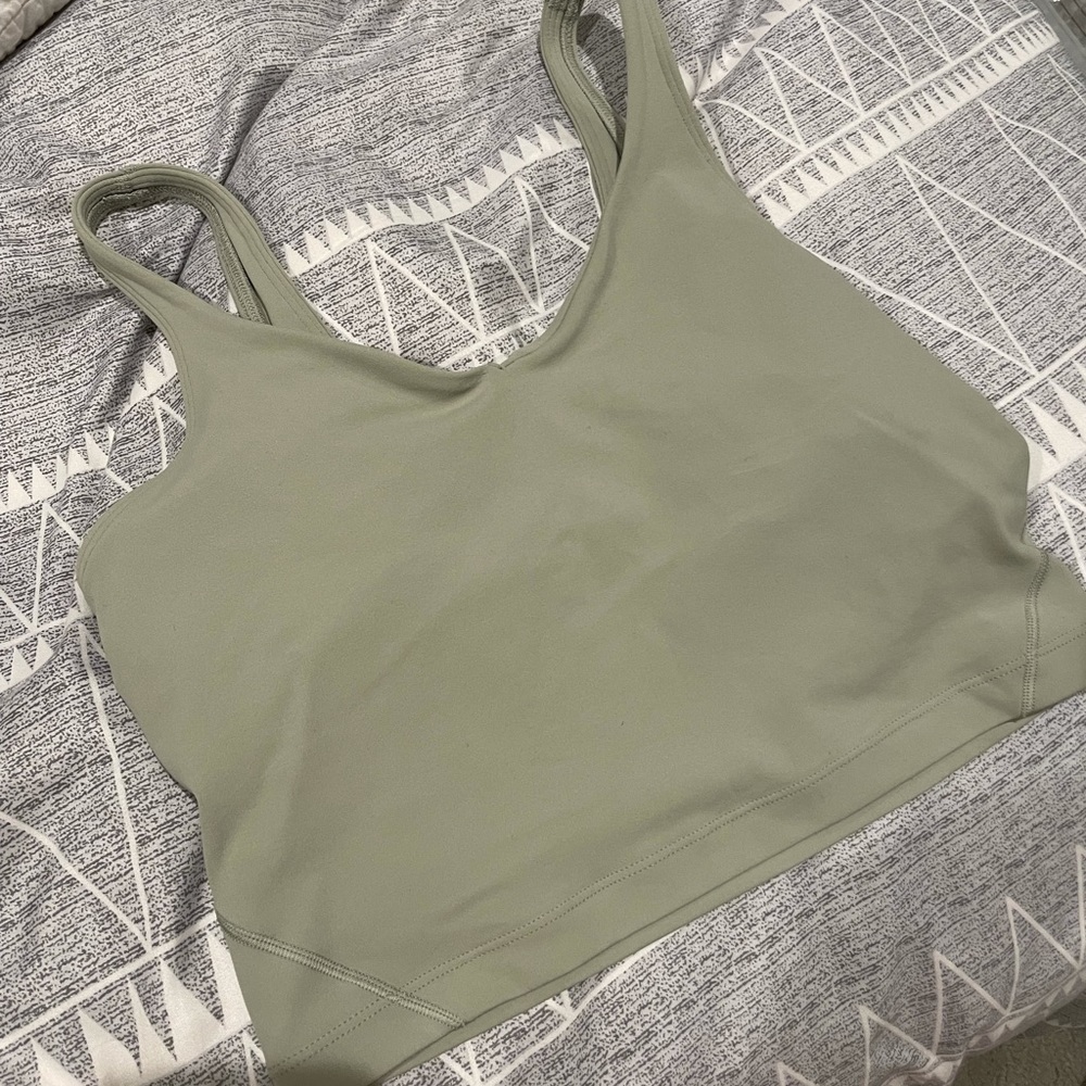 Lululemon crop top size 6